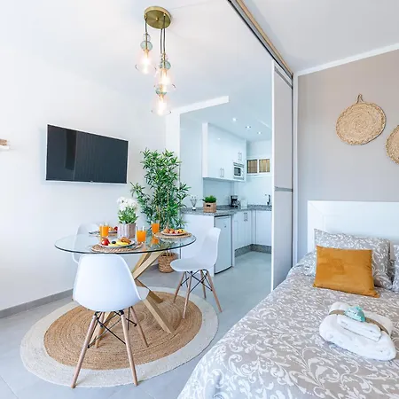 797 Rentals- Elegante Estudio Reformado En Iris Apartment