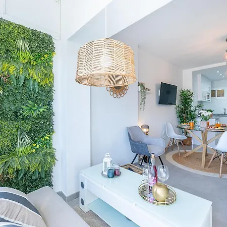 797 Rentals- Elegante Estudio Reformado En Iris * Benalmadena